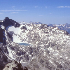 Pala Crabonosa visible a la derecha del Bugarret