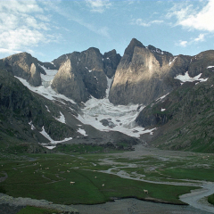 Beschreibung: Vignemale von dem Refuge des Oulettes de Gaube Quelle